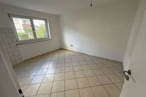 Erstbezug nach Sanierung: ansprechendes 4-Zimmer-Reihenmittelhaus mit Garage in Neutraubling – Die vollständige Adresse der Immobilie erhältst du vom Anbieter., 93073 Neutraubling – Vorschaubild 2
