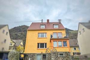 Vollvermietetes 3-Familienhaus in erster Rheinreihe mit Garten unverbaubarer Rheinblick! – Die vollständige Adresse der Immobilie erhältst du vom Anbieter., 56346 Sankt Goarshausen – Vorschaubild 1