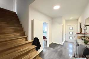 Sonne, Platz & Wohnkomfort – kernsaniertes Zuhause mit Westterrasse – Die vollständige Adresse der Immobilie erhältst du vom Anbieter., 50858 Junkersdorf, Köln – Vorschaubild 3