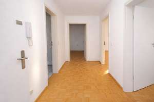 attraktive Dachgeschosswohnung in Schloßchemnitz – Die vollständige Adresse der Immobilie erhältst du vom Anbieter., 9113 Schloßchemnitz, Chemnitz – Vorschaubild 3
