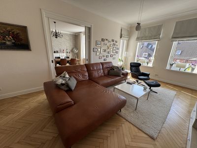 Großzügige, moderne Altbauwohnung mit zwei Balkonen und Aufzug in der Nähe vom Blücherplatz