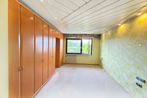 Familienbungalow mit Einliegerwohnung und Doppelgarage auf schönem Hanggrundstück – Katharinenberg 12, 91350 Gremsdorf – Vorschaubild 13