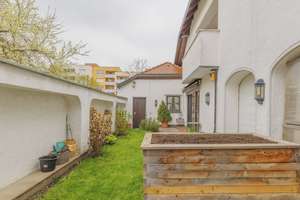 Stilvolle Stadtvilla mit Einliegerwohnung in ruhiger Lage im Ingolstädter Norden – Die vollständige Adresse der Immobilie erhältst du vom Anbieter., 85055 Nordost, Ingolstadt – Vorschaubild 18