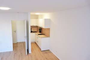 Moderne, TOP-renovierte, vollmöblierte 1-Zimmer Wohnung mit Balkon, Einbauküche und TG-Stellplatz – Erlanger Str. 23, 90765 Ronhof, Kronach, Fürth – Vorschaubild 7