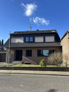 Einfamilienhaus mit großen Dachgauben