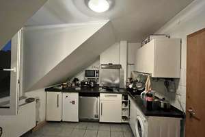 Zentral wohnen: 1,5-Zimmer-Dachgeschosswohnung mit Einbauküche – Pontstr. 134/136, 52062 Ponttor, Aachen – Vorschaubild 3
