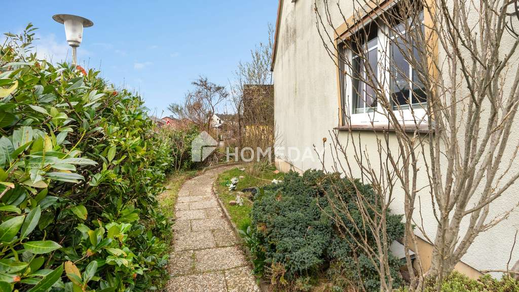 Immobilie in Preetz - Haus im Dornröschenschlaf! 1-2 Familienhaus auf großem Grundstück sucht kreative Gestalter - Bild 1