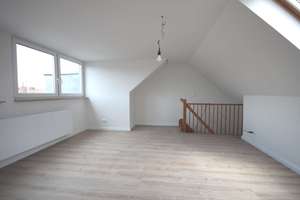 Nippes 2 Zimmer Dachgeschoss, Balkon - Keine WG -