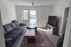 Modernisierte 2 Zimmer-Wohnung mit Wohnküche und Balkon! 