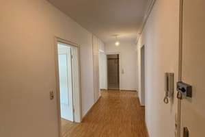 Helle 3 Zimmer Altbauwohnung mit Balkon in der historischen Würzburger Innenstadt – Plattnerstraße 9, 97070 Altstadt, Würzburg – Vorschaubild 3