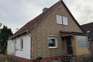 Handwerker aufgepasst: EFH - Haus auf ca. 498 m² Eigentumsgrundstück in BS Stiddien
