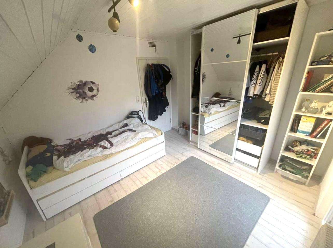 Immobilie in Ronneburg - Modernes Zweifamilienhaus mit hochwertiger Ausstattung zu verkaufen - Bild 2