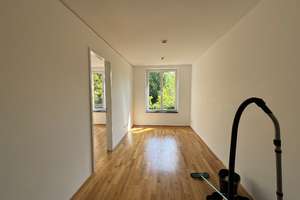 Wohnen im Park - Lichtdurchflutete 2-Zimmer-Neubauwohnung – Nedderfeld 110L, 22529 Eppendorf, Hamburg – Vorschaubild 3