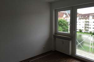 Gemütliche 2 ZKB, neue Einbauküche, Kfz-Stellplatz in der Weststadt – Lessingstraße 68, 76135 Weststadt, Karlsruhe – Vorschaubild 3