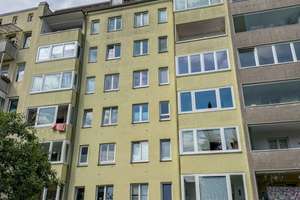 Heute schon an morgen denken.
Solide Kapitalanlage mit Fahrstuhl in zentraler Lage – Die vollständige Adresse der Immobilie erhältst du vom Anbieter., 24106 Wik, Kiel – Vorschaubild 2
