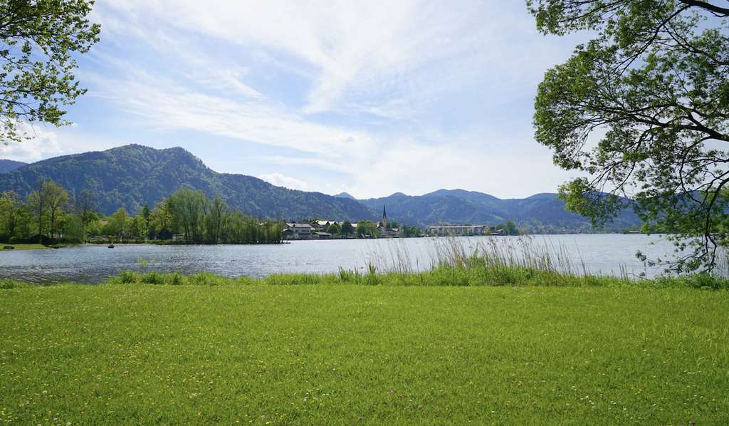 Immobilie in Tegernsee - Tegernsee - 1. Seereihe: BAUGRUNDSTÜCK MIT ALTBESTAND - Bild 2