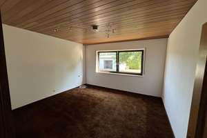 Großzügiger Bungalow mit Traumgrundstück, Dreifachgarage in Markt Eichendorf - provisionsfrei – Die vollständige Adresse der Immobilie erhältst du vom Anbieter., 94428 Eichendorf – Vorschaubild 22