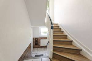 Home sweet home! Teilmodernisiertes rd. 188 m² großes Ein-bis Dreifamilienhaus mit tollem Garten – Die vollständige Adresse der Immobilie erhältst du vom Anbieter., 45359 Schönebeck, Essen – Vorschaubild 8
