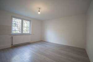 Helle 2-Zimmer Erdgeschosswohnung in Augsburg Kriegshaber – Untere Osterfeldstr 54, 86156 Kriegshaber, Augsburg – Vorschaubild 1