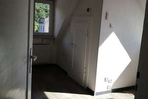 Wohnen mit Charakter: 2-Zimmer-Dachgeschosswohnung in Duisburg-Duissern – Heckenstraße 15, 47058 Duissern, Duisburg – Vorschaubild 9