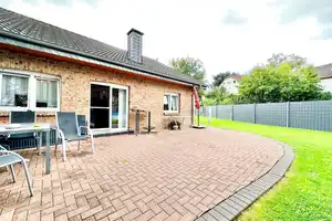Traumhaftes Wohnen auf einer Etage mit ebenerdigem Grundstück in einer Sackgasse – Märkischer Kreis – Vorschaubild 1