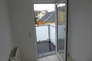 Schnell zugreifen! - 2,5-Raum-DG mit schönem Balkon in toller Lage – Mühlgasse 1, 9116 Schönau, Chemnitz – Vorschaubild 4