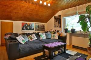 Kühle 3,5-Zimmer-DG-Wohnung in Reutlingen mit Garten und Stellplatz – Erlenbachstraße 39, 72768 Altenburg, Reutlingen – Vorschaubild 2
