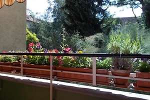 Bezugsfrei, verkehrsgünstig und doch idyllisch - viel Natur, mit Stellplatz