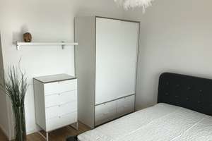 Wunderschöne möblierte, helle 2-Zi-Whg. mit EBK 4. OG Südbalkon mit unverbautem Blick – Erich-Nehlhans-Straße 25, 10247 Prenzlauer Berg, Berlin – Vorschaubild 9
