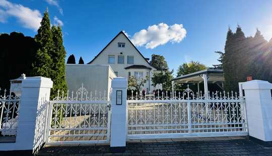 Bild von Einzigartige Stadtvilla mit großem Garten und Baugrundstück in Fallersleben