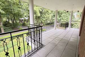 Exklusive Villa 
mit Pool, traumhaftem Garten & 3er-Garage 
in Hamburg-Wohldorf-Ohlstedt – Die vollständige Adresse der Immobilie erhältst du vom Anbieter., 22397 Wohldorf-Ohlstedt, Hamburg – Vorschaubild 17