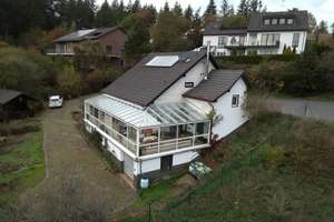 FREISTEHENDES EINFAMILIENHAUS MIT TRAUMHAFTEM FERNBLICK, Wohnen in die Ferien, Altersruhesitz