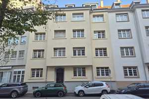 Solide Kapitalanlage!
Schönes MFH mit 10 Wohneinheiten in der Karlsruher Innenstadt-West – Karlsruhe – Vorschaubild 1