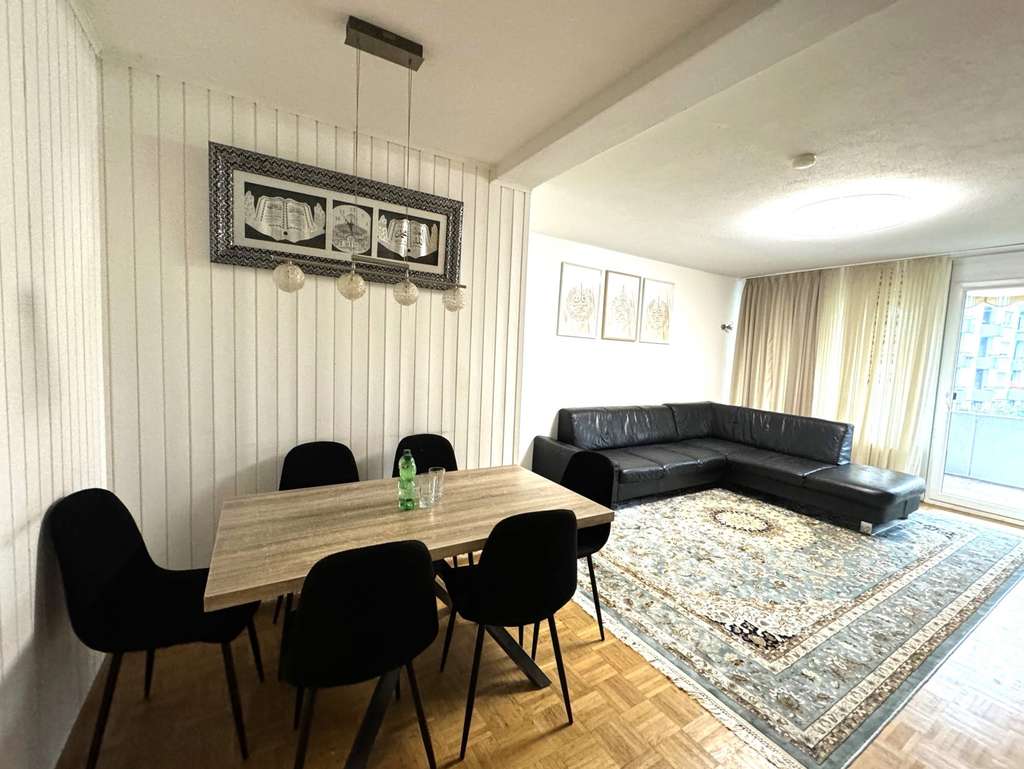 Immobilie in Lauchringen - Wohnglück in Lauchringen - Zentrale 3-Zimmer-Eigentumswohnung mit Balkonvielfalt und Aufzug - Bild 2