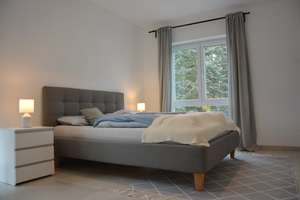 ELEGANTE DHH - NEUBAU - MIT 4 ZIMMERN, EBK, TERRASSE, GEPFLEGTER GARTEN, GARAGE AM HAUS, RUHIGE LAGE – Die vollständige Adresse der Immobilie erhältst du vom Anbieter., 64546 Mörfelden-Walldorf – Vorschaubild 32