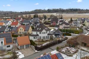 Exklusives Architektenhaus! Energieeffizientes EFH mit gepflegtem Garten in begehrter Lage – Die vollständige Adresse der Immobilie erhältst du vom Anbieter., 95463 Bindlach – Vorschaubild 4
