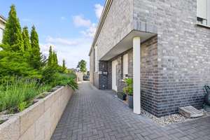 Ihr Traum, Neuwertiges  Viehbrock Effizienzhaus 40 Plus A+ 13kWh,Pool, Garantien, Autark, Garage – Efeuweg 7, 59581 Warstein – Vorschaubild 4