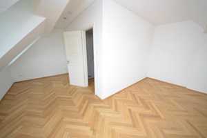 Hochwertig sanierte Maisonettewohnung mit Loggia, Fußbodenheizung und Parkettboden! – Beethovenstraße 22, 9130 Chemnitz – Vorschaubild 10