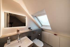 Moderne 4,5-Zimmer-Maisonettewohnung mit Galerie, Designbädern und traumhaftem Weitblick – Böckenhoffstraße 11, 46236 Stadtmitte, Bottrop – Vorschaubild 24