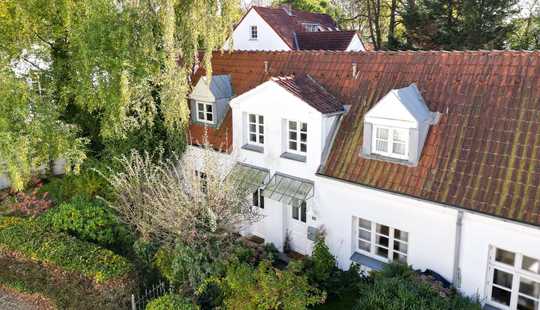 Bild von Seltene Gelegenheit - 2 historische Bleicherhäuser in beliebter Wohnlage von Hamburg-Winterhude!