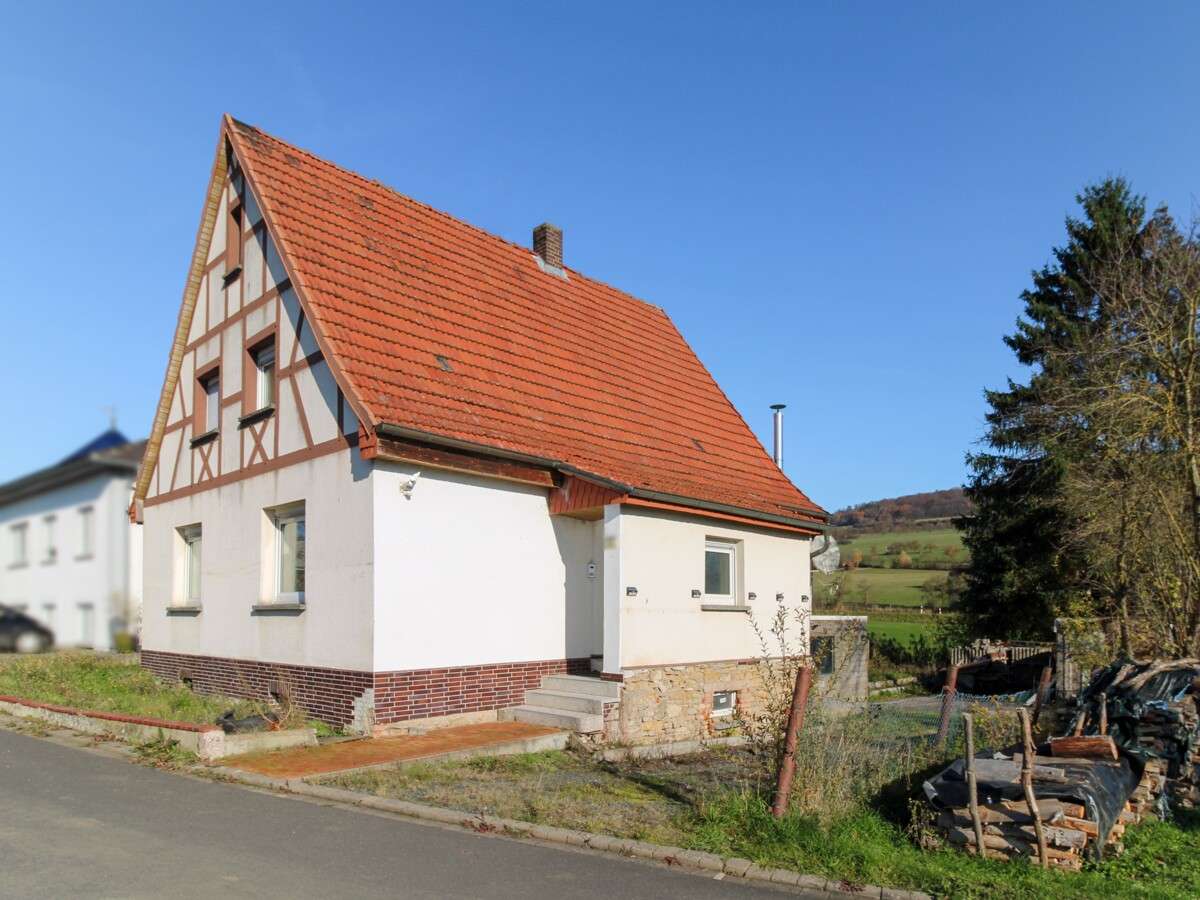 PROVISIONSFREI: Traditionelles Zuhause mit Ausbaureserve in Eiterfeld-Ufhausen, Fulda Kreis – Bild 2