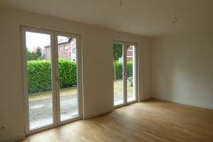 Familienfreundliche Doppelhaushälfte mit Garten und direktem Zugang zur Tiefgarage – Die vollständige Adresse der Immobilie erhältst du vom Anbieter., 22589 Iserbrook, Hamburg – Vorschaubild 2