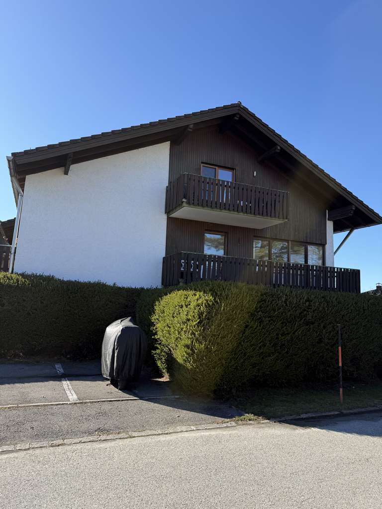 Immobilie in Bergen - Platz an der Sonne: Charmantes 1-Zimmer-Apartment im 1. OG,mit XXL Balkon - Bild 1