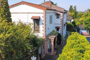 Mediterranes Flair in Bestlage von Riedstadt - Traumvilla im südländischen Stil mit Pool und Energie – Die vollständige Adresse der Immobilie erhältst du vom Anbieter., 64650 Riedstadt – Vorschaubild 1