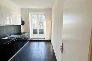 Zuhause im Lutherviertel - Moderne 2 Raum-Wohnung mit EBK und Balkon! – Clausstraße 120, 9126 Chemnitz – Vorschaubild 1