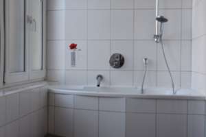 Helle, zentrale 4-Zimmer Gründerzeitwohnung mit Stuck, Dielen & Balkon – Friedenstraße 1, 70190 Kernerviertel, Stuttgart – Vorschaubild 12