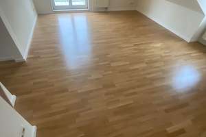 Charmante 2-Zimmer-DG-Wohnung in Lerchenau, München (Nähe BMW)