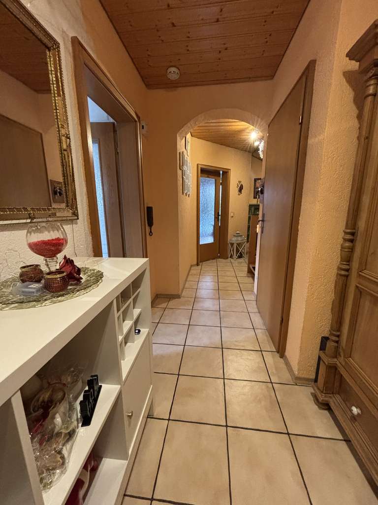 Immobilie in Nandlstadt - ANSPRECHENDE DOPPELHAUSHÄLFTE MIT LIEBEVOLLEM GARTEN IN NANDLSTADT - Bild 3