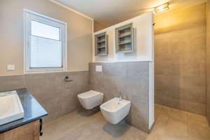 Exklusiver Bungalow mit Galerie, nachhaltiger Technik und großzügigem Grundstück – Die vollständige Adresse der Immobilie erhältst du vom Anbieter., 57539 Bruchertseifen – Vorschaubild 17