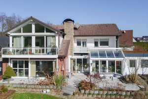 Hochwertiges 2FH Anwesen mit Panoramablick, Wintergarten, Garten, Teich und offenem Raumkonzept – Bielefeld – Vorschaubild 1